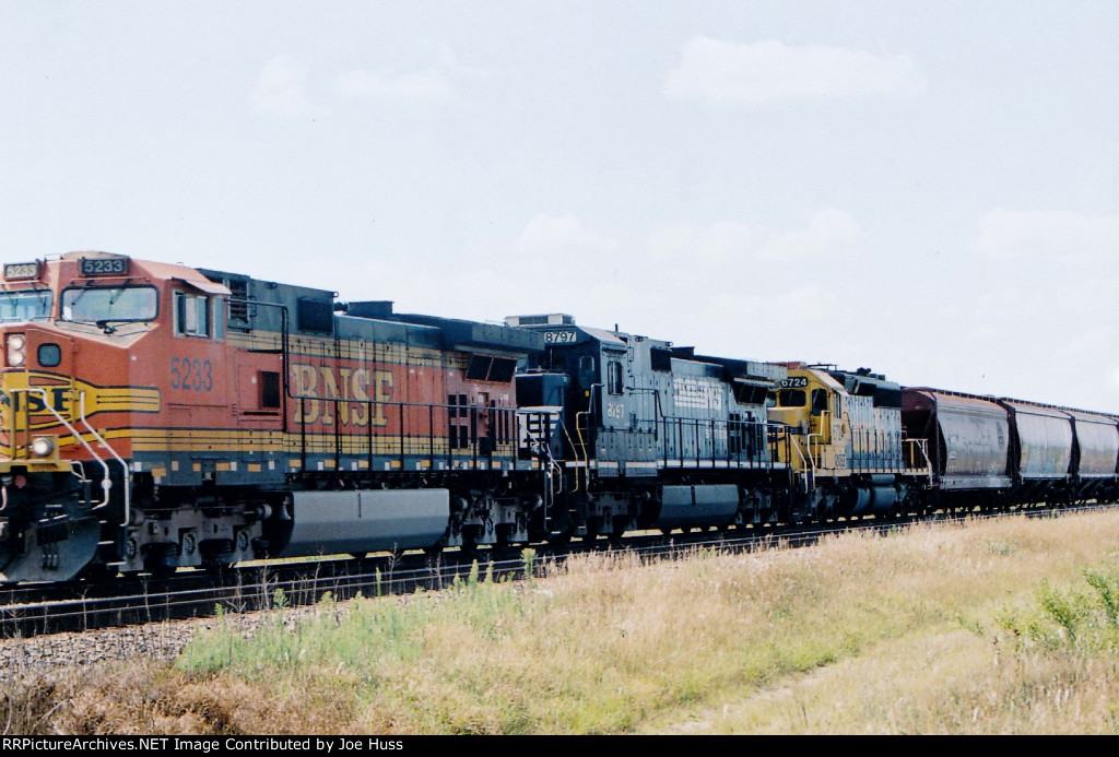 BNSF 5233 East